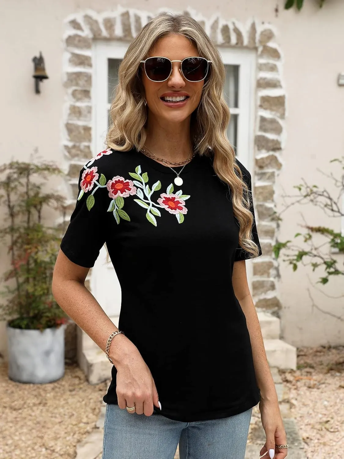 Mexican Shirts for Women Floral Embroidered Tops Short Sleeve Blouses Women's Traditional Fiesta Tees Tunic Peasant