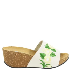 Sandalia Flores Bordadas Beige